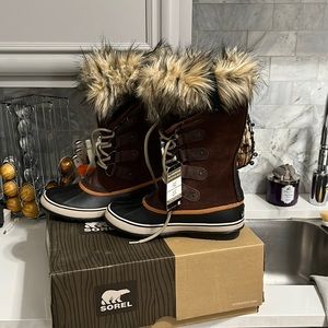 Brand new, never worn Sorel winter boots